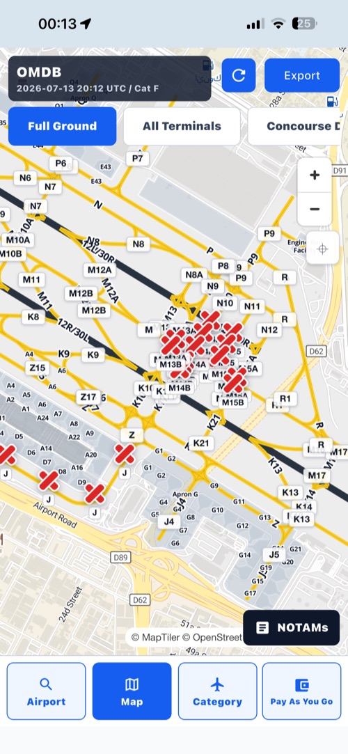 App TaxiwayClosed AI: mapa del aeropuerto de Dubái (OMDB) con cruces rojas que marcan las calles de rodaje cerradas